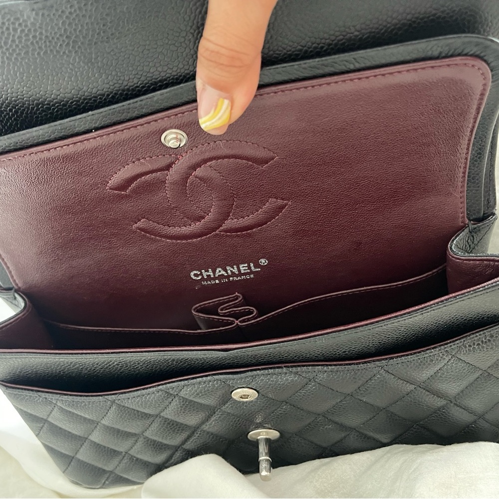 Classic medium black caviar chanel bag. Original. No signs of wear with receipt - Picture 7 of 9
